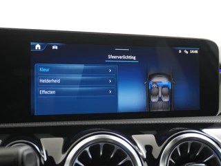 Mercedes-Benz A-Klasse Mercedes-Benz A-Klasse A180 AMG // Multibeam LED // Sfeerverlichting // Adaptief Onderstel // 19