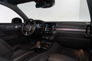 Volvo XC40 Volvo XC40 2.0 T5 AWD R-Design | 247PK | PANO | H&K | Leder | Memory - afbeelding nr 3