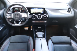 Mercedes-Benz B-Klasse Mercedes-Benz B-Klasse 180 Business Solution AMG NL-Auto!! Carplay I Camera I 19''LM - afbeelding nr 3