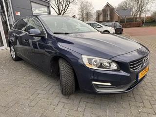 Volvo V60 Volvo V60 1.6 T3 Momentum Automaat|NL Auto|Clima|Cruise|Navi|Trekhaak|NAP - afbeelding nr 5