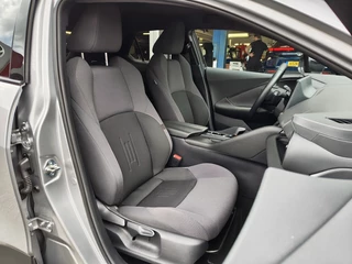 Toyota C-HR Toyota C-HR 1.8 Hybrid 140 Dynamic | Sensoren v/a | Keyless Entry | Stoelver - afbeelding nr 26