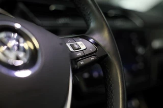 Volkswagen Touran Volkswagen TOURAN 1.5 TSI R Line 7 Persoons / AUT / ACC / Navi / Camera / Open Panoramadak / Led / Pdc / Trekhaak / 17 Inch - afbeelding nr 15