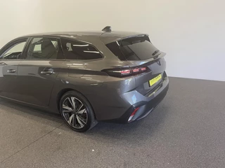 Peugeot 308 Peugeot 308 SW 1.6 PHEV 180pk Active Pack Business Navigatie Carplay PDC VA + Camera 17