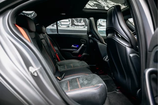 Mercedes-Benz A-Klasse Mercedes-Benz A-Klasse AMG 35 4MATIC Premium Plus Vol uitgevoerde A35 Limo - afbeelding nr 19