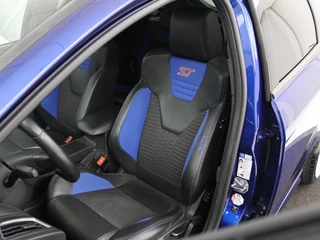 Ford Focus Ford Focus 2.0 ST-3 | Stoel & stuurverwarming |  Recaro sportstoelen | Xenon | Bluetooth | Climate control | Half leder | Cruise control - afbeelding nr 5