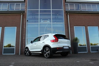 Volvo XC40 ➡️ Volvo XC40 1.5 T5 Recharge Inscription 262 pk | 1e eigenaar | 19 inch | Camera | Dakraam | LED | DAB | Trekhaak | Voorruit verwarming | Telefoon lader | NL auto | inc BTW | - afbeelding nr 4