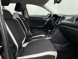 Volkswagen T-Roc Volkswagen T-Roc 1.5 TSI Sport | LED | Trekhaak | Carplay | Camera | PDC - afbeelding nr 22