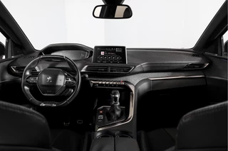 Peugeot 3008 Peugeot 3008 1.2 PureTech 130 PK GT Line | S/K-Panodak | Dig. Cockpit | Cruise | PDC | Camera | NAV | ECC | Elek. Klep | DAB | LM 19