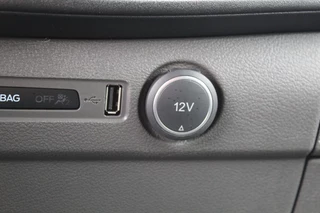 Ford Transit Custom Keurige nette en luxe Ford Transit Custom, slechts 47.000km !. Airco, schuifdeur li+re, LM wielen, stoel-, spiegel- en voorraamverw., side en lane assist, 3-zits, navigatie, telefoonvoorb., camera, pdc v+a, cruise cntrl etc. - afbeelding nr 23