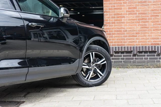 Volvo XC40 Volvo XC40 2.0 T4 R-Design Pano / Camera / ACC - afbeelding nr 24