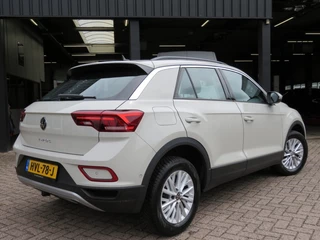 Volkswagen T-Roc Volkswagen T-Roc 1.5 TSI 150pk DSG-aut. LIFE BNS / Navi / Trekhaak afn.baar / Stoelverw. / FABRIEKS garantie - afbeelding nr 18