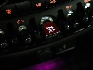 MINI Clubman MINI Clubman Mini 1.5 Cooper Richmond Park Edition DIGITAL DASHBOARD, CRUISE CONTROL, APPLE CARPLAY, SCHUIFKANTELDAK, HARMAN KARDON AUDIO,  VOL LEDER, PDC, STOELVERWARMING, NAVIGATIE, NIEUWSTAAT] - afbeelding nr 18