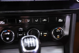 Škoda Superb Škoda Superb Combi 1.5 TSI ACT Ambition Business *1ste Eigenaar*Navigatie*Parkassist* - afbeelding nr 22
