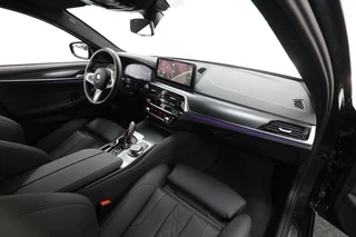 BMW 5 Serie BMW 5 Serie Touring 530 e xDrive M-Sport - afbeelding nr 44