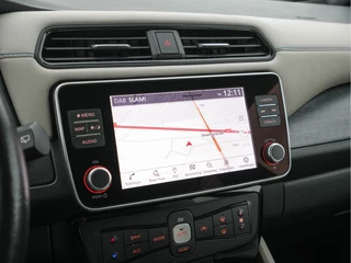 Nissan Leaf Nissan Leaf N-Connecta 40 kWh (INCL-BTW)  Aut. *ADAPTIVE-CRUISE | NAVI-FULLMAP | SURROUND-VIEW | CARPLAY | KEYLESS | BLIND-SPOT |  DIGI-COCKPIT | COMFORT-SEATS | DAB | ECC | PDC | HEATED-SEATS | 17
