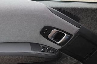 BMW i3 BMW i3 S iPerformance 94Ah 33 kWh / Full option! / Panoramadak / Camera / Keyless / 20'' / Warmtepomp / Harman Kardon / Apple CarPlay / DAB / Getint glas / Stoelverwarming / ACC - afbeelding nr 21