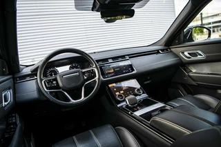Land Rover Range Rover Velar Land Rover Range Rover Velar 2.0 P400e SE Hybride | Panodak | Massage | Meridian 3D | Trekhaak | 20 inch | - afbeelding nr 4