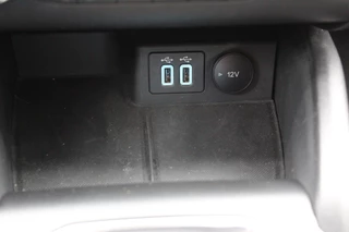 Ford Focus Climate control , Navigatie, Cruise control , Dodehoek detectie Voorruitverwarming , Camera , Trekhaak - afbeelding nr 25