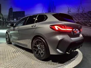 BMW 1 Serie BMW 1-serie 118i M-Sport *Carplay*Camera* - afbeelding nr 24