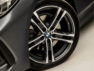 BMW 1 Serie Automaat (PANORAMADAK, M PAKKET, APPLE CARPLAY, GROOT NAVI, STOELVERWARMING, LEDEREN SPORTSTOELEN, CAMERA, GETINT GLAS, M SPORT BESTURING, SFEERVERLICHTING, NIEUWE APK, NIEUWSTAAT) - afbeelding nr 42