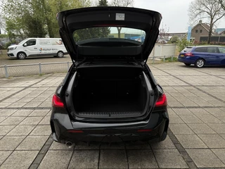 BMW 1 Serie BMW 1-serie 118i M-Sport | Leder | Apple Carplay | Live Cockpit | - afbeelding nr 16