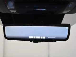 Toyota Prius Toyota Prius DEMO 2.0 Plug-in Hybrid Executive 223PK Automaat - afbeelding nr 16