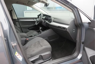 Volkswagen Golf Volkswagen Golf 1.5 TSI 96kw 130pk Style , Panorama dak , Led, Virtual cockpit ,Trekhaak uitklapbaar, PDC, Navigatie via Carplay , DAB+ , Stoelverwarming,Alcantara bekleding, etc. - afbeelding nr 29