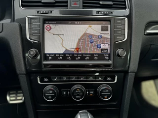 Volkswagen Golf Volkswagen Golf 2.0 TSI GTI|300PK|Pano|Adaptive cruise|Leder - afbeelding nr 10