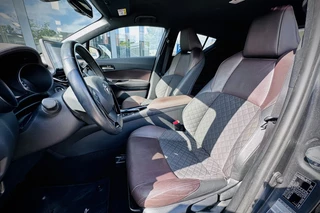 Toyota C-HR Toyota C-HR 1.2 Executive / CAMERA / TREKHAAK / CLIMA - afbeelding nr 14