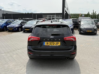 Ford Focus Ford Focus Wagon 1.0 EcoBoost Titanium Wagon | Winter Pack | Adaptive cruise control | Camera | Navigatie | 17 inch | Reservewiel - afbeelding nr 2