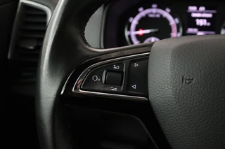 Škoda Karoq Skoda Karoq 1.0 TSI Clever Edition (PARKEERSENSOREN, CRUISE CONTROL, ACHTERUITRIJCAMERA, STOELVERWARMING, NAVIGATIE, NL-AUTO) - afbeelding nr 15