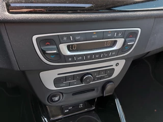 Renault Mégane Renault Mégane 1.2 TCe 131pk Automaat BOSE 5-Deurs | Navi | Clima | Cruise | Panorama Schuifdak | Keyless Entry | Licht+Regensensor | Pdc V+A+Camera | Stoelverwarming | Privacy Glass | 17''lm - afbeelding nr 14