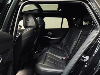 BMW 3 Serie BMW 3 Serie Touring 320i M-Sport | 20
