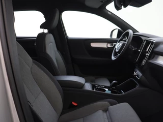 Volvo XC40 Volvo XC40 B4 Plus Dark | Trekhaak | Dodehoekdetectie | Achteruitrijcamera - afbeelding nr 13