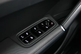 Porsche Cayenne Porsche Cayenne 3.0 BTW | Pano | 22 inch | Bose | Camera | Softclose - afbeelding nr 33