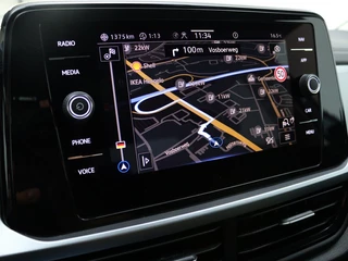 Volkswagen T-Roc Volkswagen T-Roc 1.5 TSI Life Bns | Private Lease 639,- p.m. | Navigatie | Camera - afbeelding nr 34