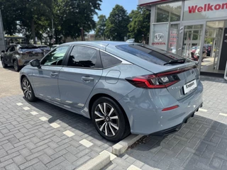 Honda Civic Honda Civic 2.0 e:HEV Elegance € 1850 KORTING! Dodehoek detectie, verwarmde stoelen , All-in Rijklaarprijs - afbeelding nr 3