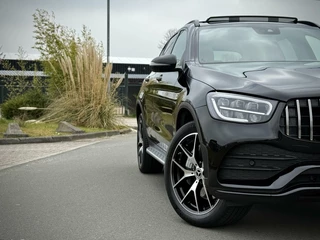 Mercedes-Benz GLC Mercedes GLC-klasse 300e 4MATIC AMG Panoramadak|Camera 360°|Sfeerverlichting|Night pakket|AppleCarplay - afbeelding nr 7