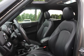 MINI Countryman MINI Countryman Mini 2.0 Cooper S E ALL4 Chili / Panoramadak / Camera / Head-up / 19'' / Leder / Navigatie / Stoelverwarming / DAB / Cruise Control / SoH 94% - afbeelding nr 5