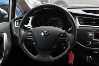 Kia cee'd Kia cee'd 1.6 GDI ComfortLine / Bluetooth  / Radio / Cruise Control / Airco - afbeelding nr 17