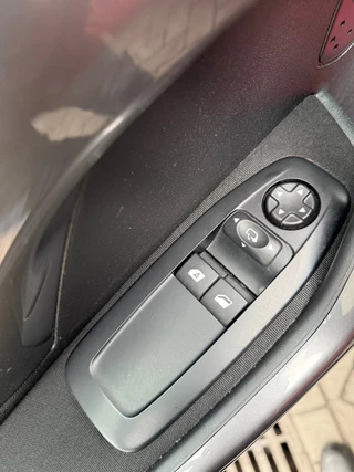 Peugeot 2008 Peugeot 2008 1.2 PureTech Blue Lion - afbeelding nr 35