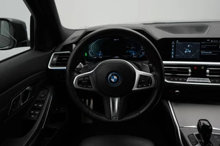 BMW 3 Serie BMW 3-serie Touring 320e High Executive automaat | Laser LED koplampen | M Sport | Panorama dak | lederen bekleding | elektrisch wegklapbare trekhaak - afbeelding nr 25