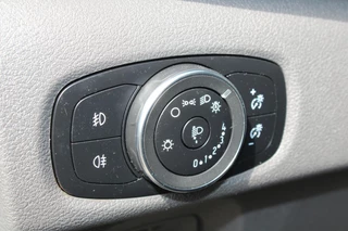 Ford Transit Custom Ford Transit Custom 280 2.0 TDCI 130 PK AUTOMAAT L1H1 Limited | Camera | Adaptieve Cruise Control | BLIS | Lederen bekleding | Trekhaak | Winterpakket | Zijschuifdeur L+R - afbeelding nr 9