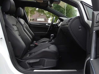Volkswagen Golf Volkswagen Golf TSI GTE 204PK DSG / RNS / R-line / LED *NAP* - afbeelding nr 13
