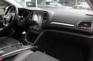 Renault Mégane Estate Renault Mégane Estate 1.2 TCe Bose / Trekhaak / Camera / Navigatie / Bose / 17'' / Half leder / Keyless / Dodehoek / DAB / Cruise Control - afbeelding nr 11