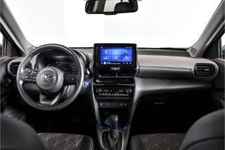 Toyota Yaris Cross | Dig. Cockpit | Adapt. Cruise | Stoel- + Stuurverwarming | Camera | PDC | NAV + App Connect (Draadloos) | ECC | LED | LM 18'' | - afbeelding nr 3