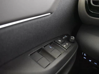 Toyota Yaris Cross Toyota Yaris Cross 1.5 Hybrid 130 Executive | Stuur en Stoelverwarming | PDC V+A | - afbeelding nr 18