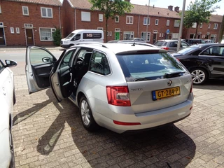 Škoda Octavia Škoda Octavia 1.2 TSI GRT AMB BNS - afbeelding nr 9