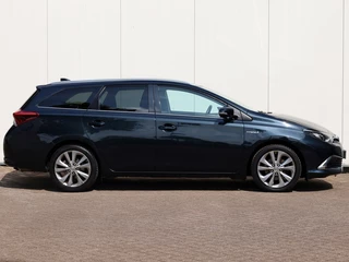 Toyota Auris Toyota Auris Touring Sports 1.8 Hybrid Executive | Half Leder | Park-Assist | LED Koplampen - afbeelding nr 6