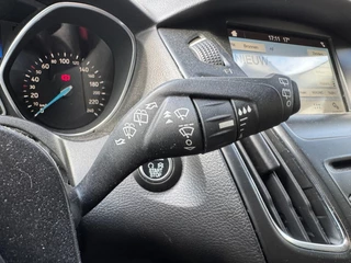 Ford Focus Ford Focus 1.0 Titanium Airco/Lichtmetalen velgen/Navi/Parkeersensoren - afbeelding nr 17
